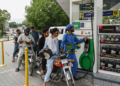 حکومت نے پیٹرول اور ڈیزل کی قیمتوں میں کمی کر دی — پاک الرٹس: سنسنی نہیں، صرف خبر - PakAlerts.net — قابل اعتماد ڈیجیٹل نیوز پلیٹ فارم عالمی امور، تازہ ترین خبریں, سیاست, ٹیکنالوجی، کھیل، معیشت، تفریح، صحت، تعلیم، اور بہت کچھ ایک جگہ پر۔ حکومت نے پیٹرول اور ڈیزل کی قیمتوں میں کمی کر دی