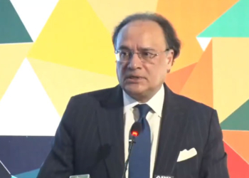 مشکل فیصلوں سے معاشی استحکام حاصل ہوا، پاکستان کو دوبارہ عروج و زوال کے چکر میں نہیں جانے دیں گے: وزیر خزانہ