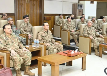 فیلڈ مارشل عاصم منیر کا پشاور کور ہیڈکوارٹرز کا دورہ، سکیورٹی صورتحال پر بریفنگ — پاک الرٹس: سنسنی نہیں، صرف خبر - PakAlerts.net — قابل اعتماد ڈیجیٹل نیوز پلیٹ فارم عالمی امور، تازہ ترین خبریں, سیاست, ٹیکنالوجی، کھیل، معیشت، تفریح، صحت، تعلیم، اور بہت کچھ ایک جگہ پر۔ فیلڈ مارشل عاصم منیر کا پشاور کور ہیڈکوارٹرز کا دورہ، سکیورٹی صورتحال پر بریفنگ