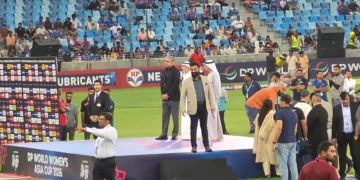 کرکٹ ایک بار پھر سیاست کی نذر، ایشیا کپ کی فاتح بھارتی ویمنز ٹیم نے محسن نقوی سے ٹرافی وصول کرنے سے انکار کردیا — پاک الرٹس: سنسنی نہیں، صرف خبر - PakAlerts.net — قابل اعتماد ڈیجیٹل نیوز پلیٹ فارم عالمی امور، تازہ ترین خبریں, سیاست, ٹیکنالوجی، کھیل، معیشت، تفریح، صحت، تعلیم، اور بہت کچھ ایک جگہ پر۔ کرکٹ ایک بار پھر سیاست کی نذر، ایشیا کپ کی فاتح بھارتی ویمنز ٹیم نے محسن نقوی سے ٹرافی وصول کرنے سے انکار کردیا