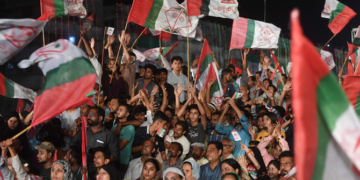 نئے انتظامی یونٹس کے مطالبے پر ایم کیو ایم کا کراچی سے اسلام آباد مارچ کا عندیہ — پاک الرٹس: سنسنی نہیں، صرف خبر - PakAlerts.net — قابل اعتماد ڈیجیٹل نیوز پلیٹ فارم عالمی امور، تازہ ترین خبریں, سیاست, ٹیکنالوجی، کھیل، معیشت، تفریح، صحت، تعلیم، اور بہت کچھ ایک جگہ پر۔ نئے انتظامی یونٹس کے مطالبے پر ایم کیو ایم کا کراچی سے اسلام آباد مارچ کا عندیہ