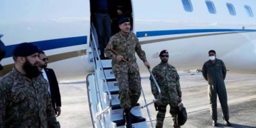 امریکا ایران جنگ: فیلڈ مارشل عاصم منیر اہم دورے پر تہران پہنچ گئے