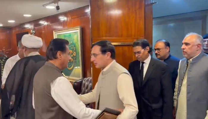ایران کے قریب امریکی فوجی موجودگی بڑھانے کی تیاری، تیسرا طیارہ بردار گروپ روانہ